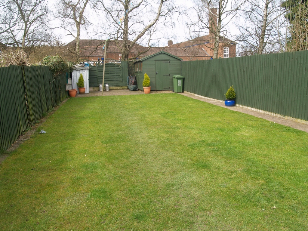 3 bedroom semi detached house SSTC in Solihull - photograph 8.