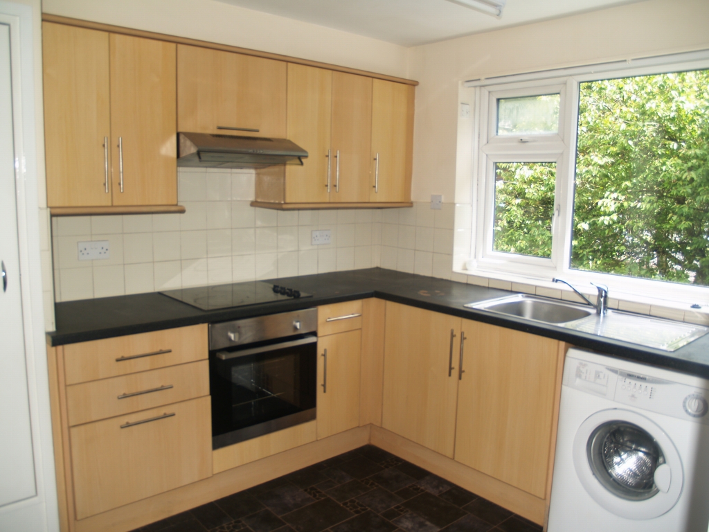 2 bedroom first floor apartment Application Made in Solihull - photograph 4.