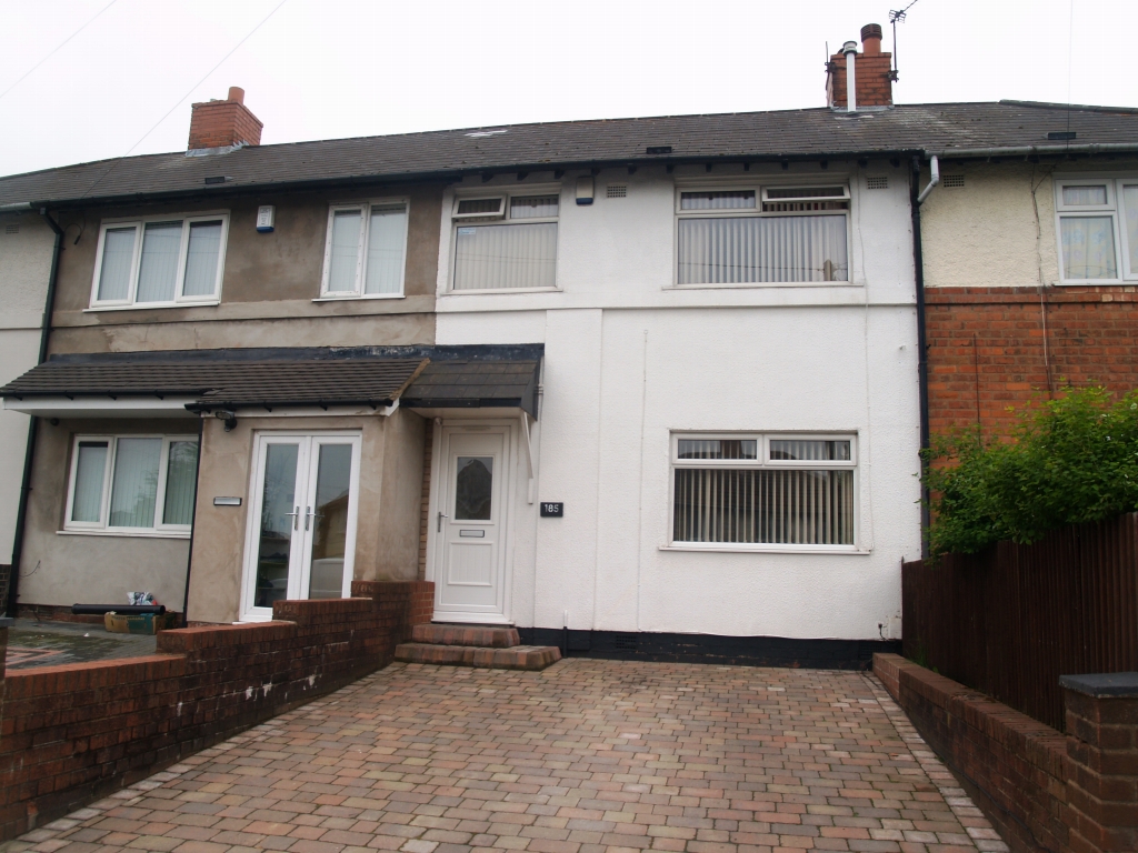 3 bedroom mid terraced house SSTC in Birmingham - Main Image.