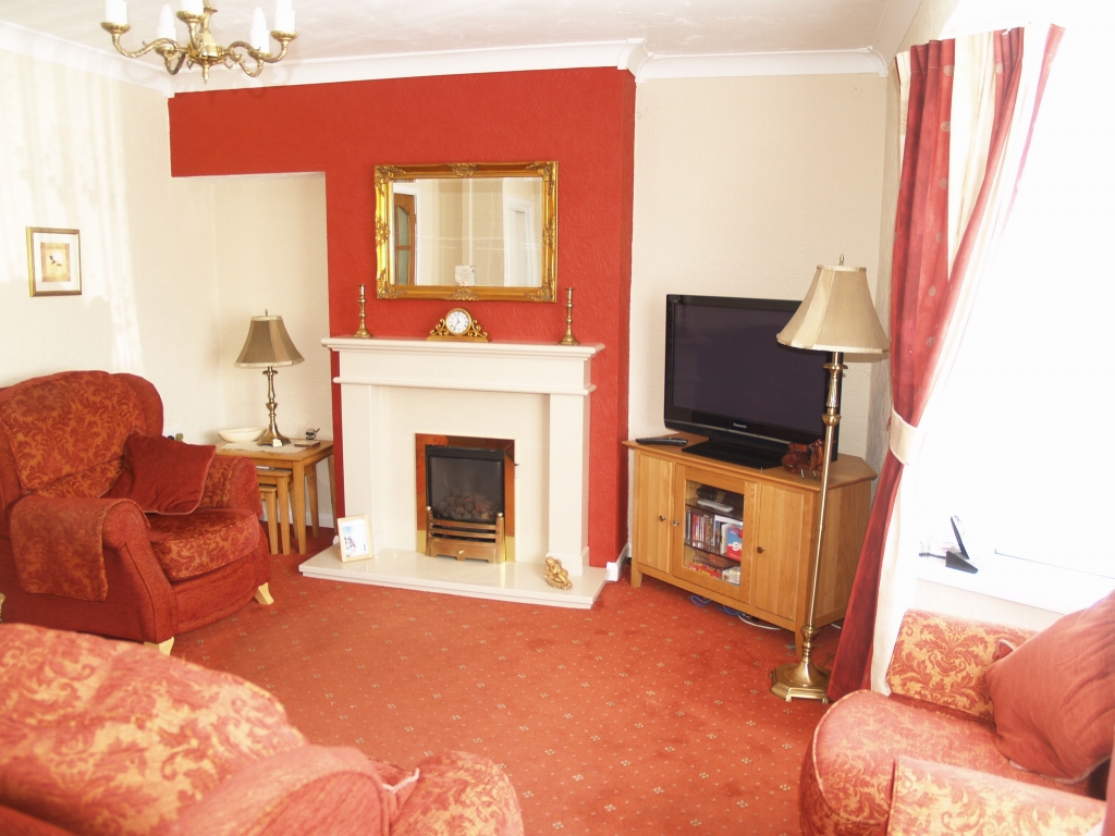 2 bedroom end terraced house SSTC in Birmingham - photograph 3.