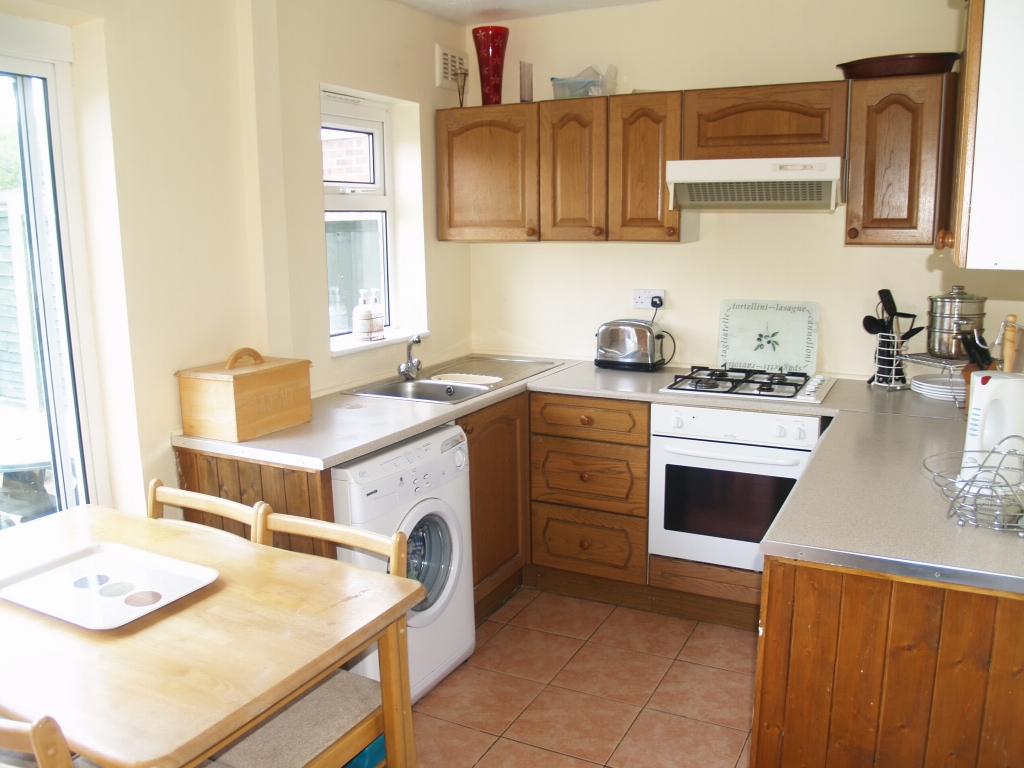 2 bedroom end terraced house SSTC in Birmingham - photograph 5.