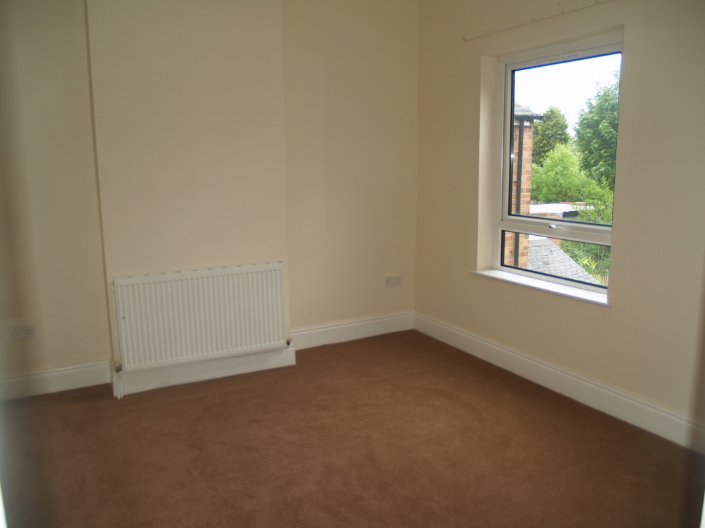 3 bedroom mid terraced house SSTC in Birmingham - photograph 7.