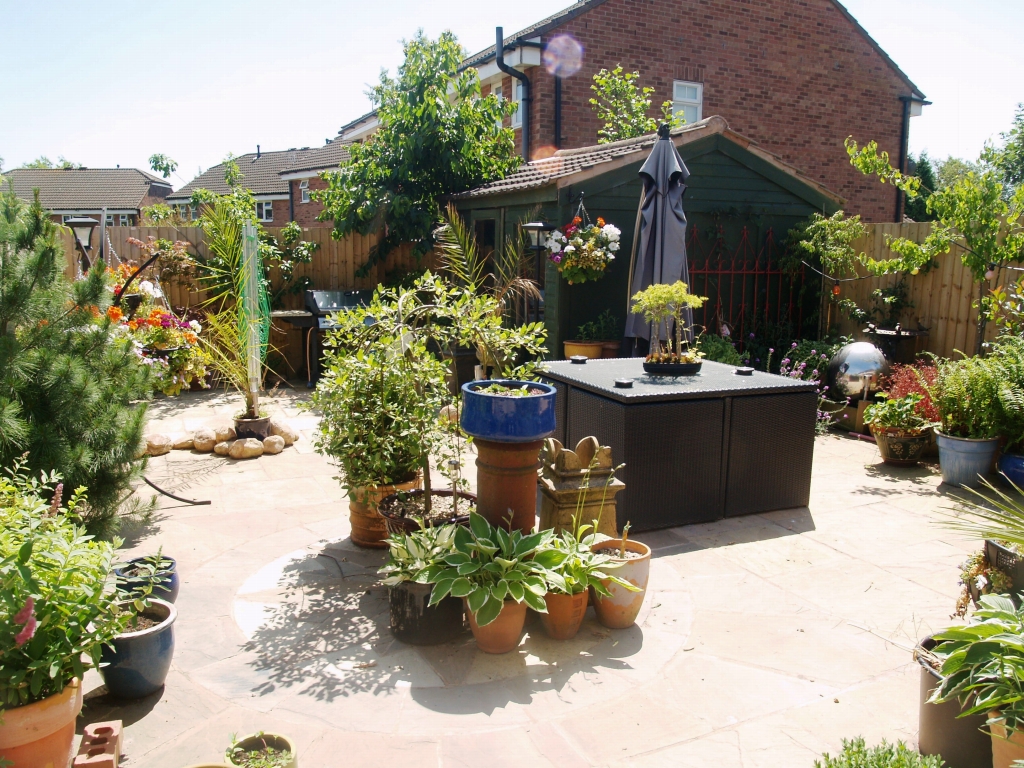 3 bedroom semi detached house SSTC in Solihull - photograph 3.