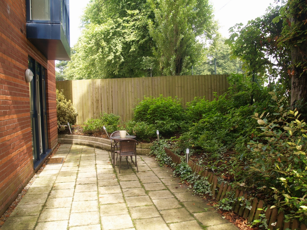 2 bedroom ground floor apartment SSTC in Solihull - photograph 6.