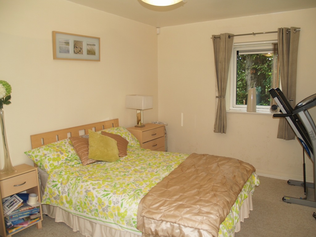 2 bedroom ground floor apartment SSTC in Solihull - photograph 10.