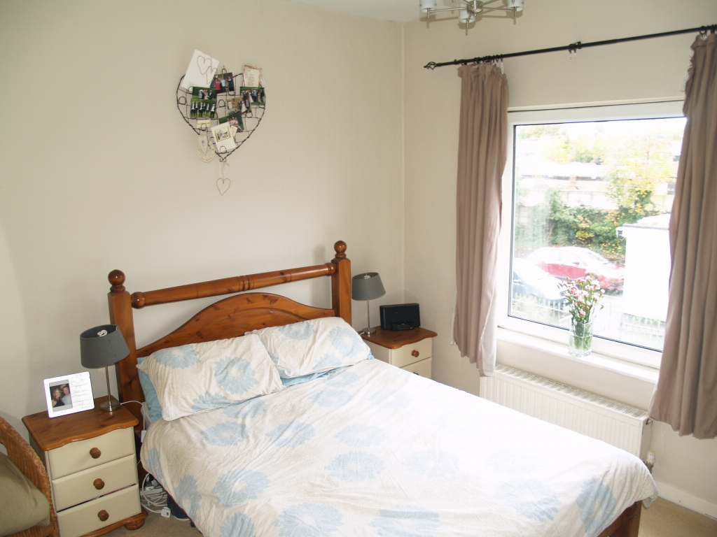 2 bedroom mid terraced house SSTC in Birmingham - photograph 6.