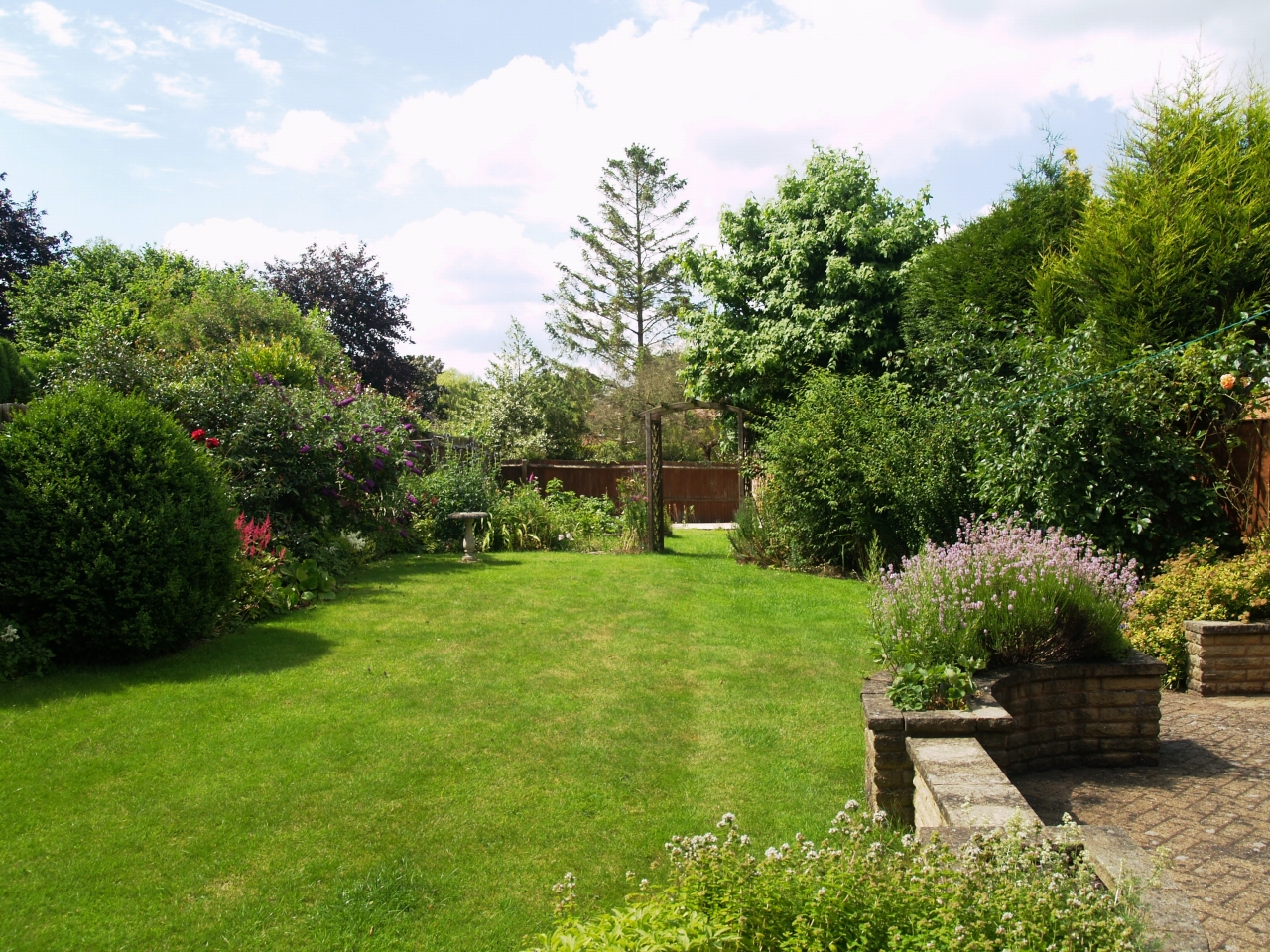 4 bedroom detached house SSTC in Solihull - photograph 2.