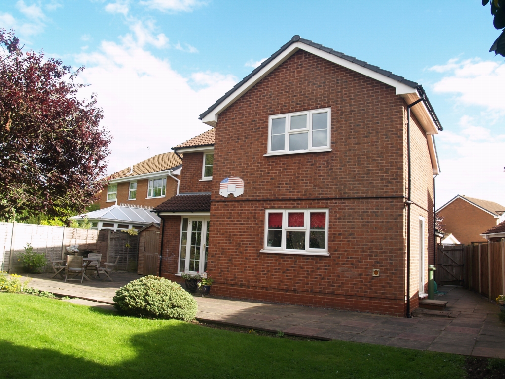 4 bedroom detached house SSTC in Solihull - photograph 17.