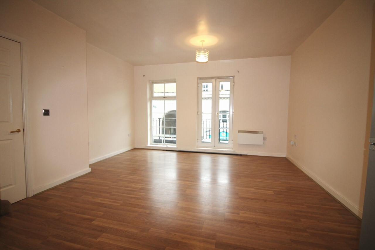 1 bedroom first floor apartment SSTC in Solihull - photograph 4.