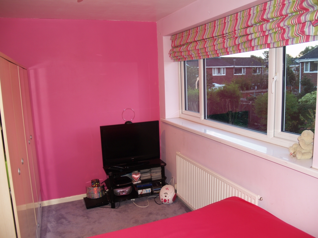 3 bedroom semi detached house SSTC in Solihull - photograph 9.