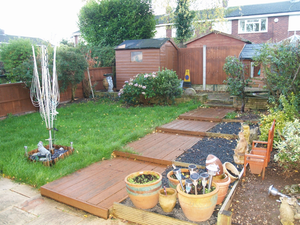 3 bedroom semi detached house SSTC in Solihull - photograph 11.