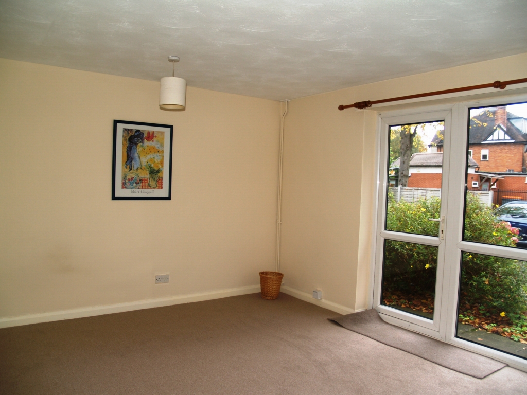 1 bedroom ground floor apartment Application Made in Solihull - photograph 4.