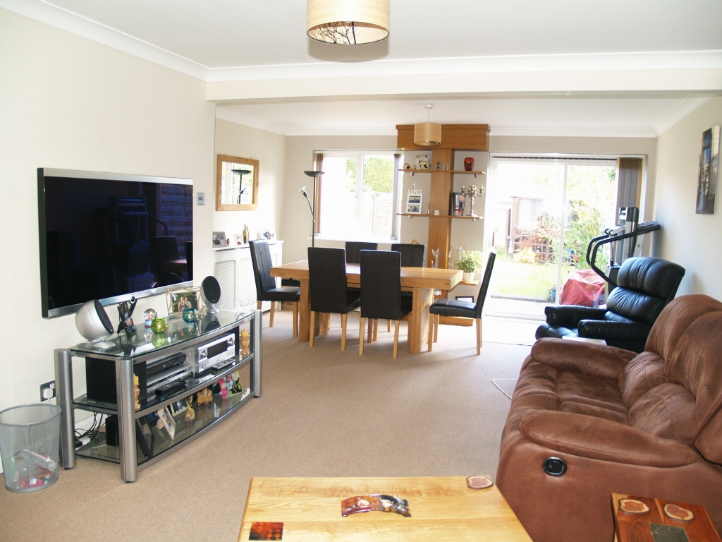 3 bedroom semi detached house SSTC in Solihull - photograph 2.