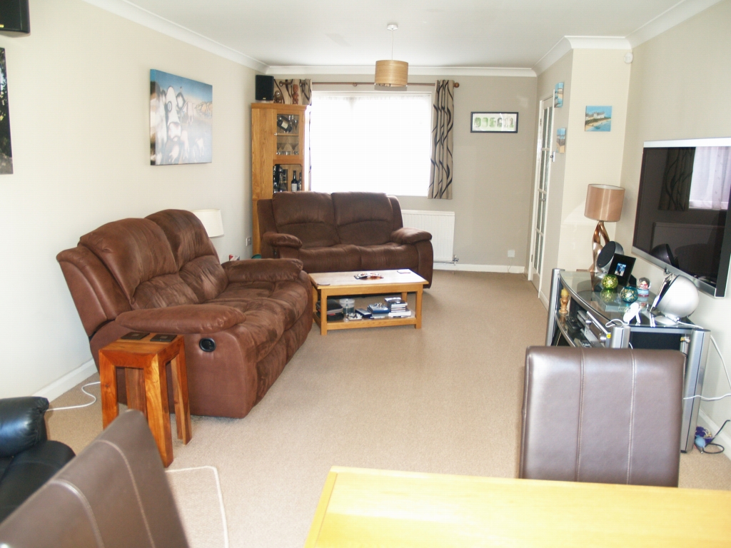 3 bedroom semi detached house SSTC in Solihull - photograph 3.