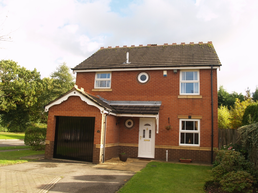 4 bedroom detached house SSTC in Solihull - Main Image.