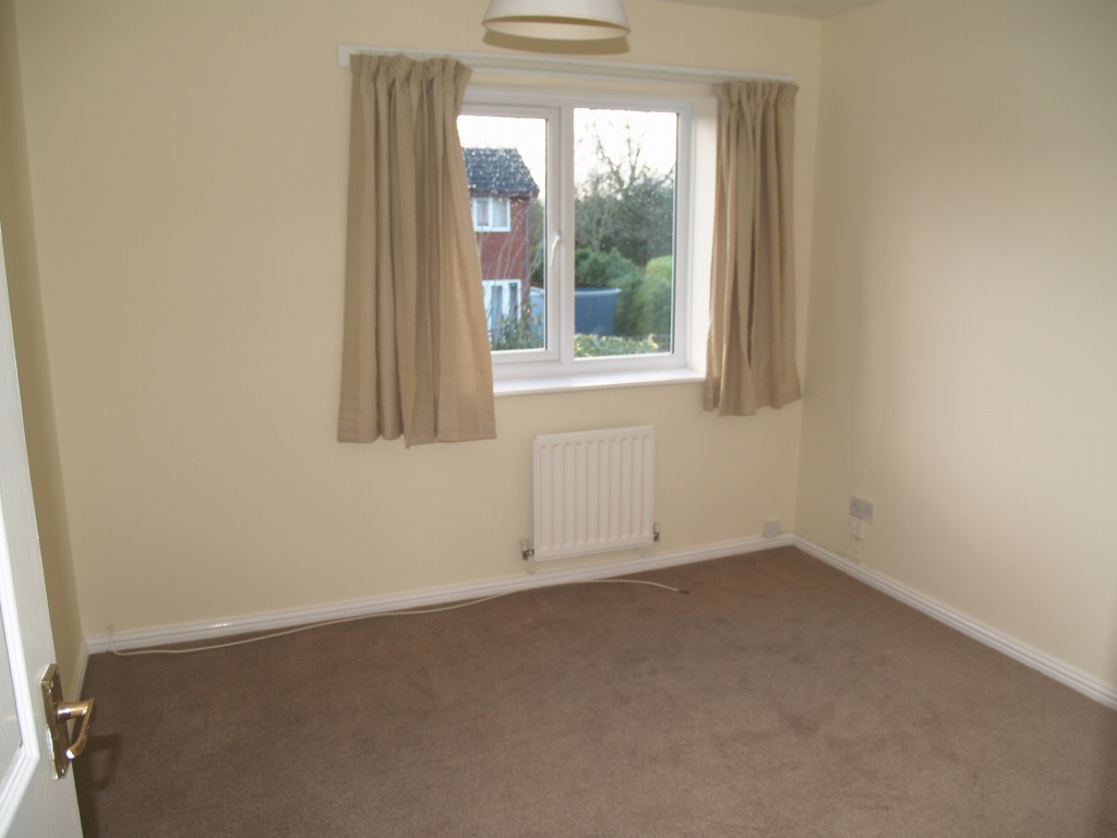 2 bedroom end terraced house Application Made in Solihull - photograph 5.