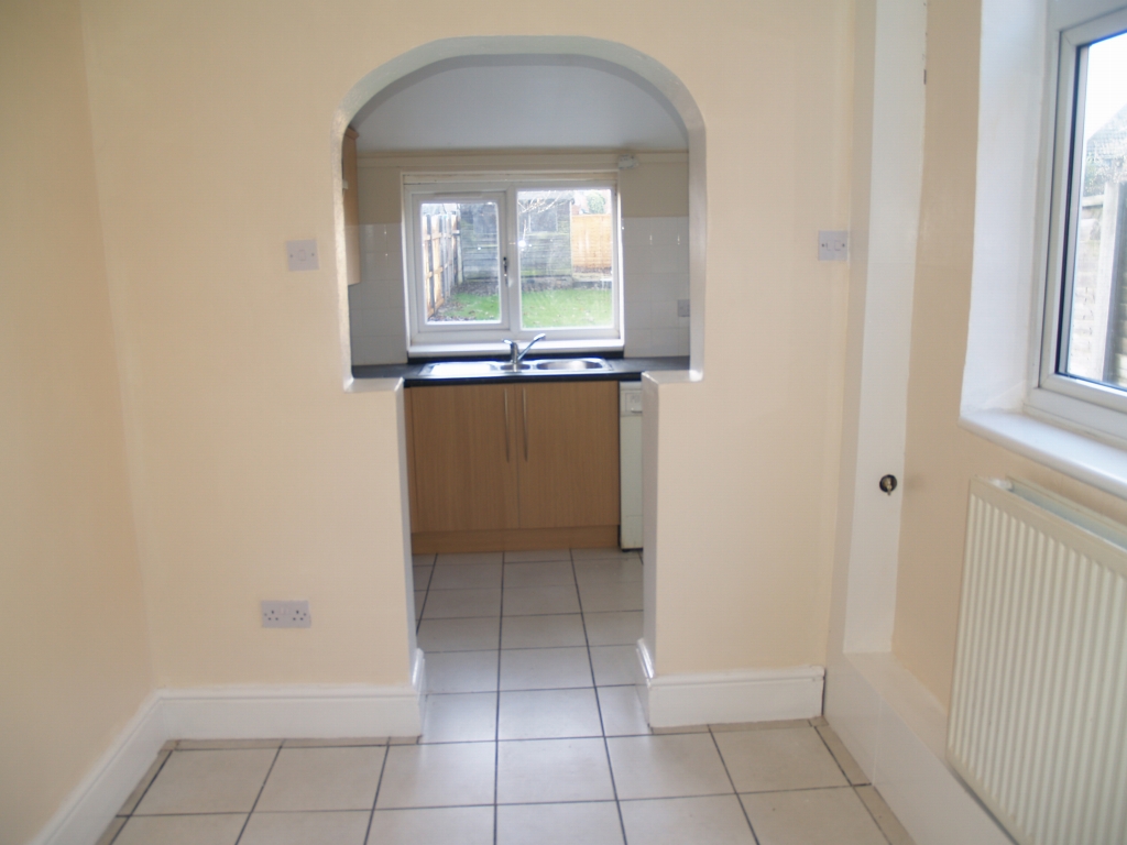 3 bedroom mid terraced house Application Made in Birmingham - photograph 4.