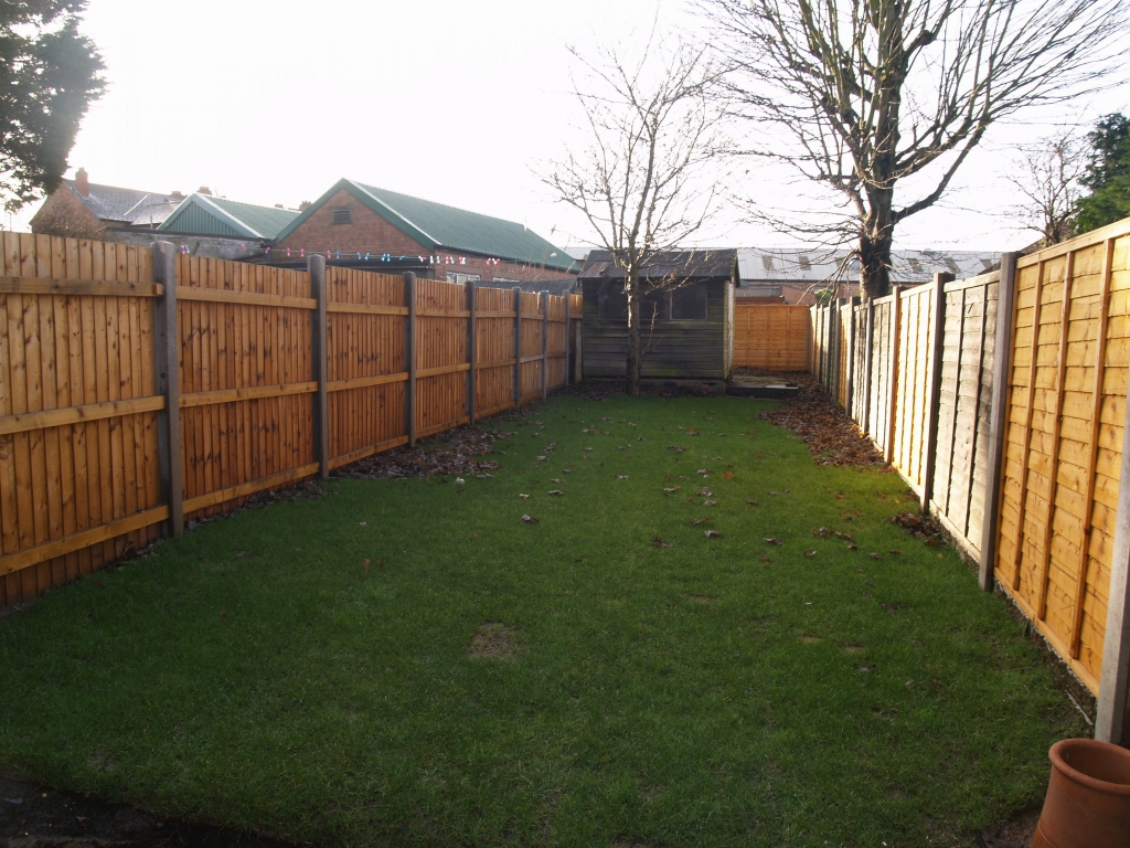 3 bedroom mid terraced house Application Made in Birmingham - photograph 5.