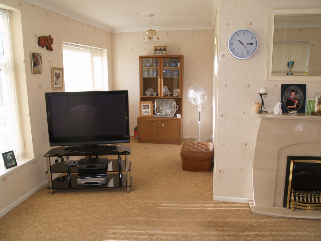 2 bedroom detached bungalow Application Made in Solihull - photograph 4.