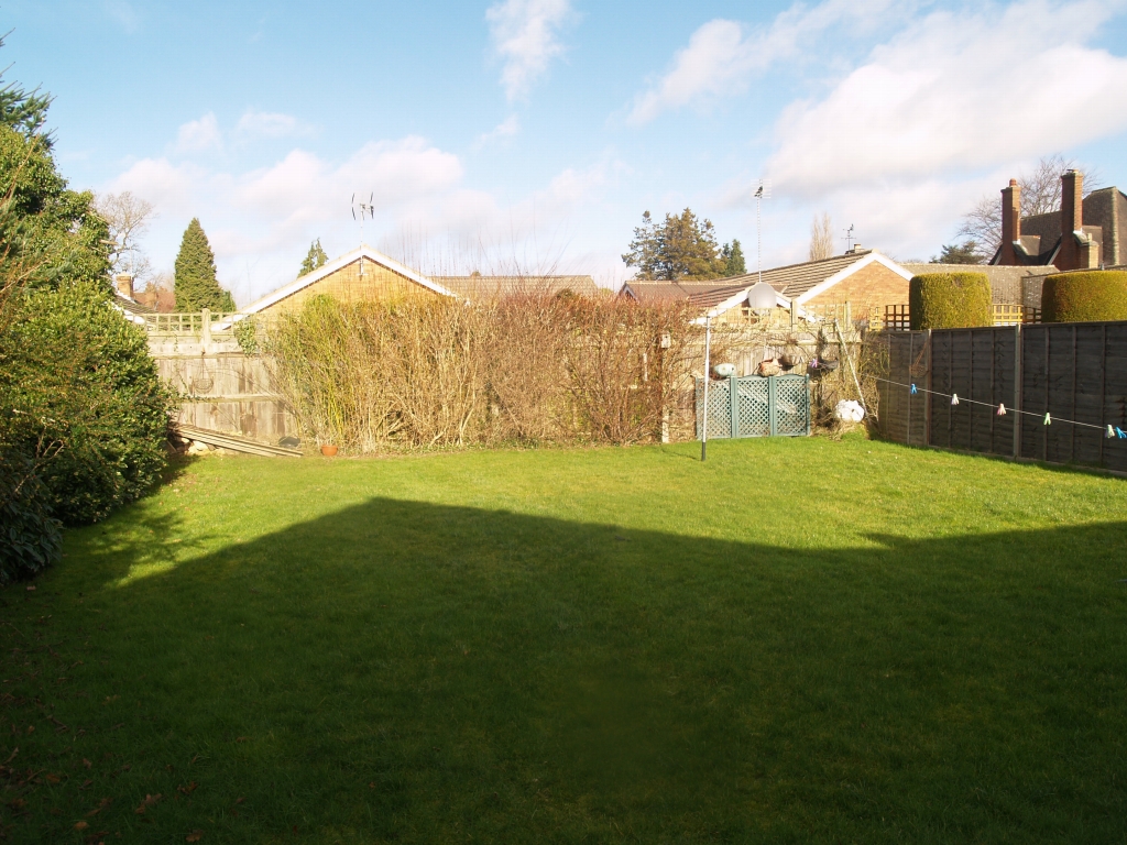 2 bedroom detached bungalow Application Made in Solihull - photograph 8.