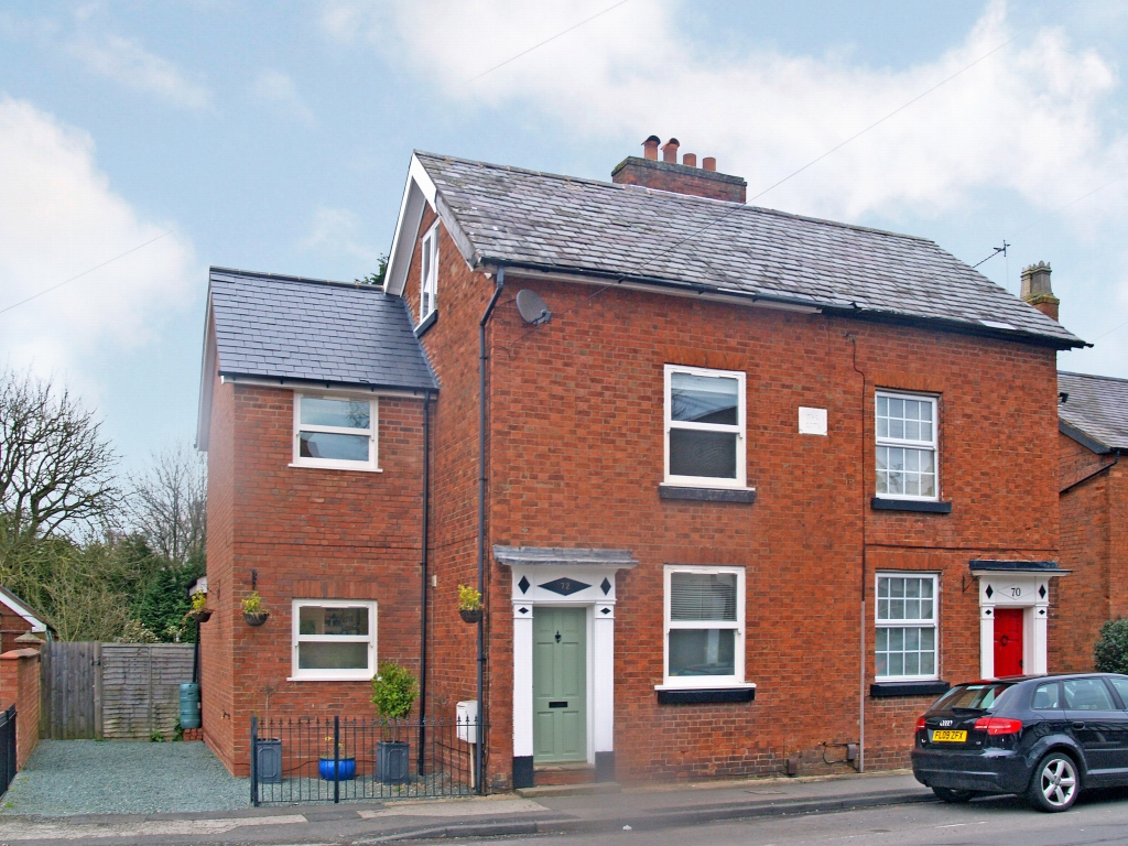 3 bedroom semi detached house SSTC in Knowle - photograph 4.