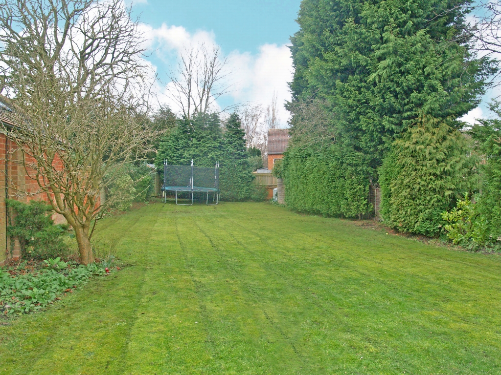 3 bedroom semi detached house SSTC in Knowle - photograph 3.