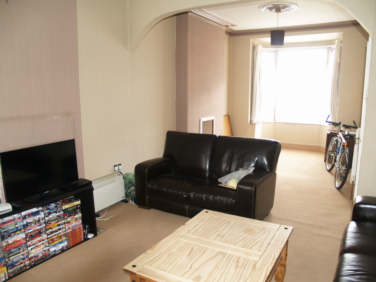 2 bedroom mid terraced house SSTC in Birmingham - photograph 2.