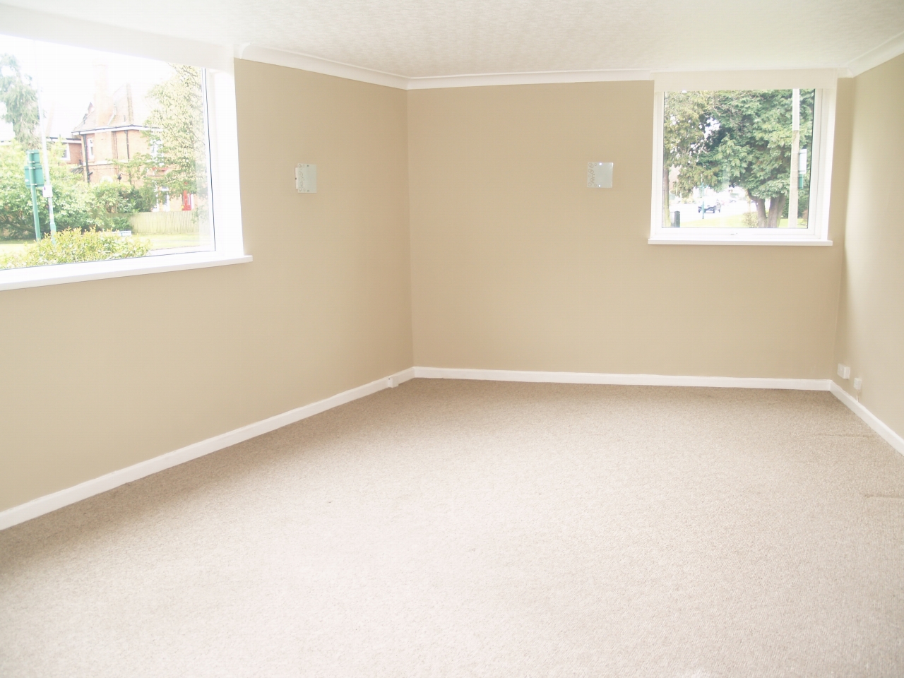 1 bedroom ground floor apartment Application Made in Solihull - photograph 3.