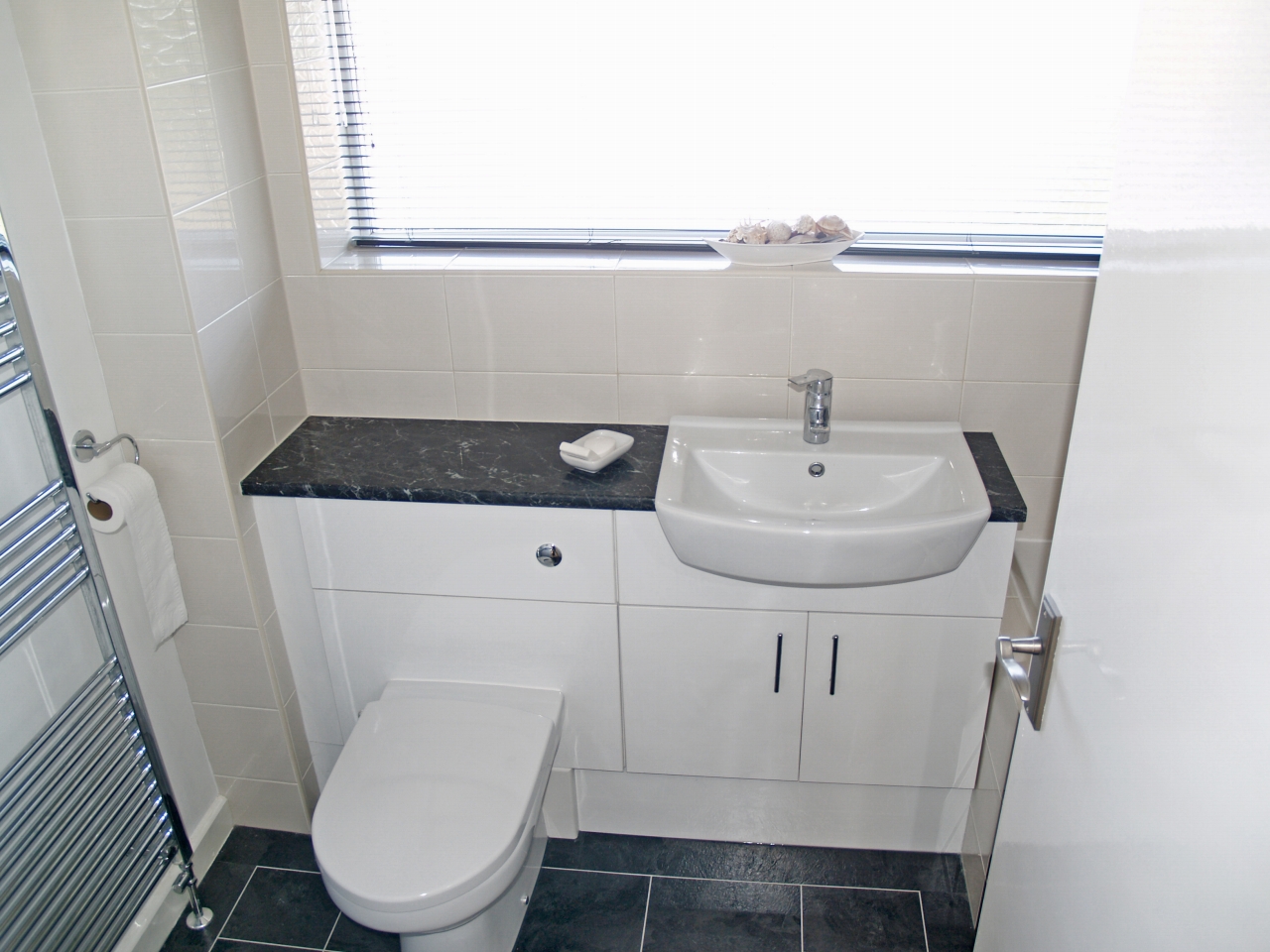 3 bedroom semi detached house SSTC in Solihull - photograph 9.