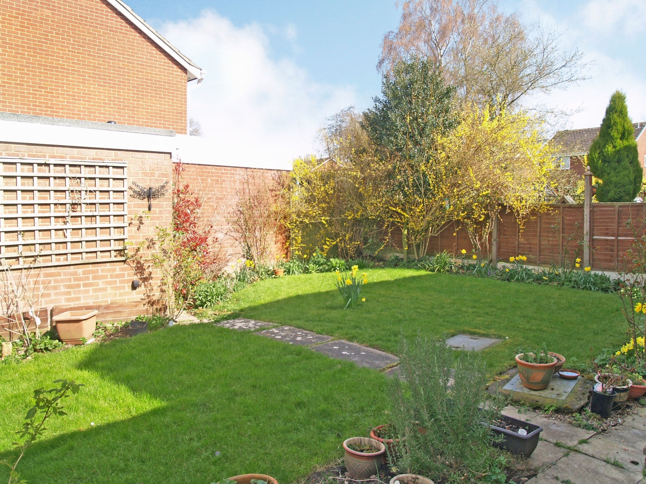 3 bedroom semi detached house SSTC in Solihull - photograph 10.