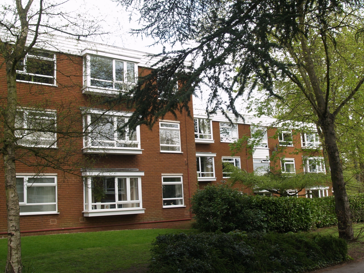 2 bedroom ground floor apartment SSTC in Solihull - photograph 7.