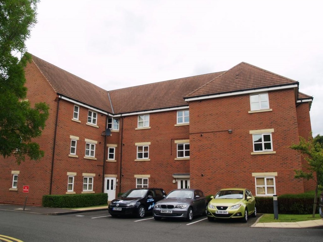 2 bedroom first floor apartment SSTC in Solihull - Main Image.