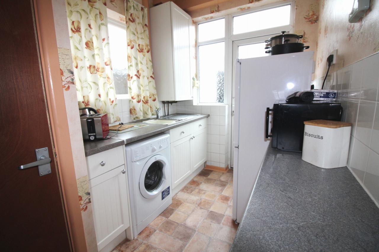 3 bedroom semi detached house SSTC in Birmingham - photograph 4.