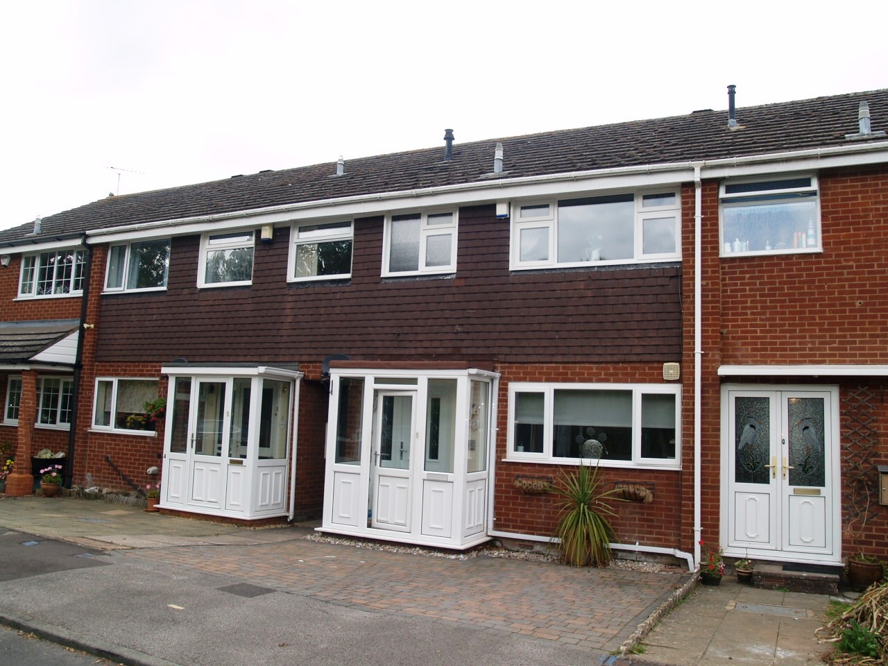 3 bedroom mid terraced house SSTC in Solihull - photograph 1.