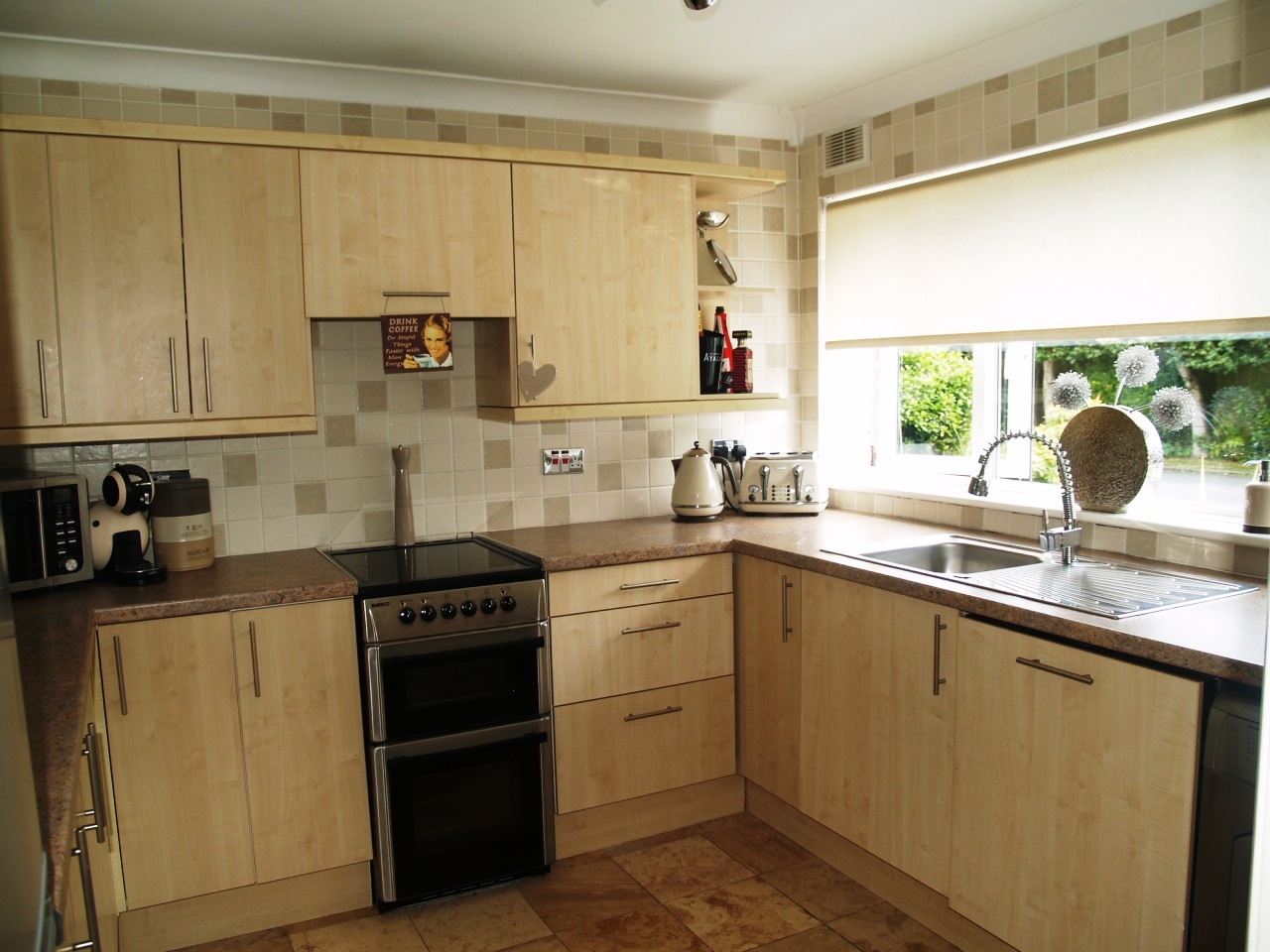 3 bedroom mid terraced house SSTC in Solihull - photograph 5.