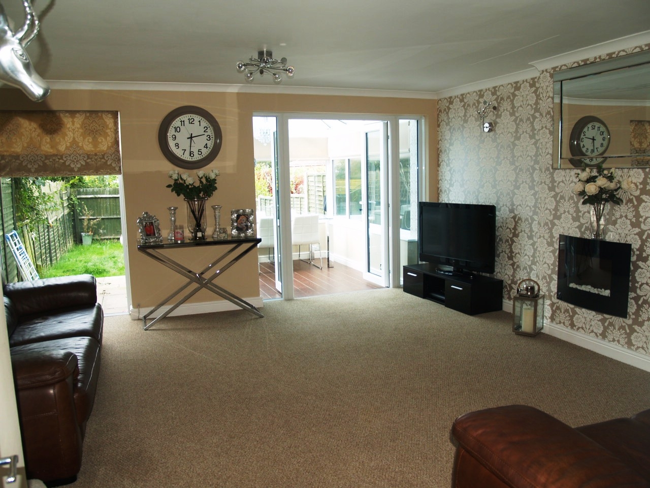 3 bedroom mid terraced house SSTC in Solihull - photograph 2.