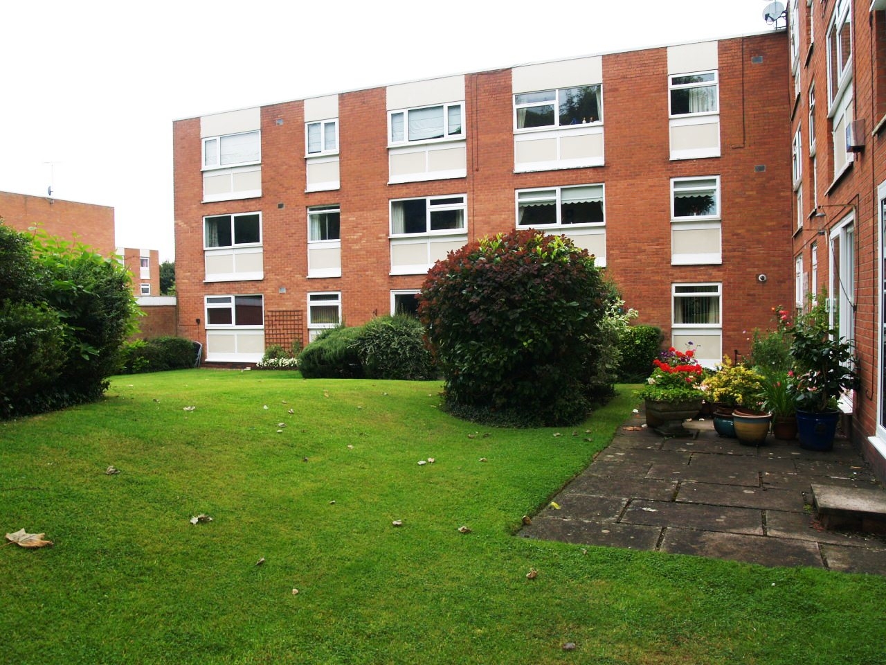 2 bedroom ground floor apartment Application Made in Solihull - photograph 10.