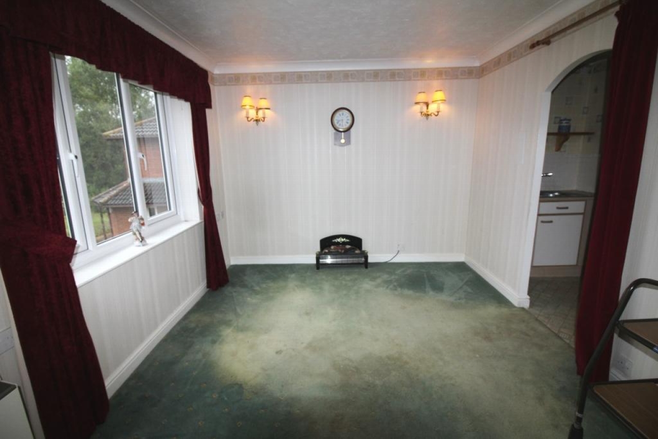 1 bedroom ground floor apartment SSTC in Solihull - photograph 2.