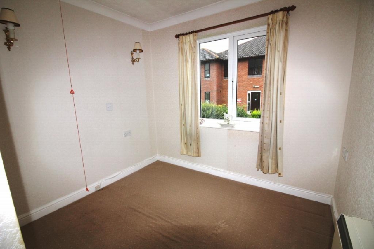 1 bedroom ground floor apartment SSTC in Solihull - photograph 4.