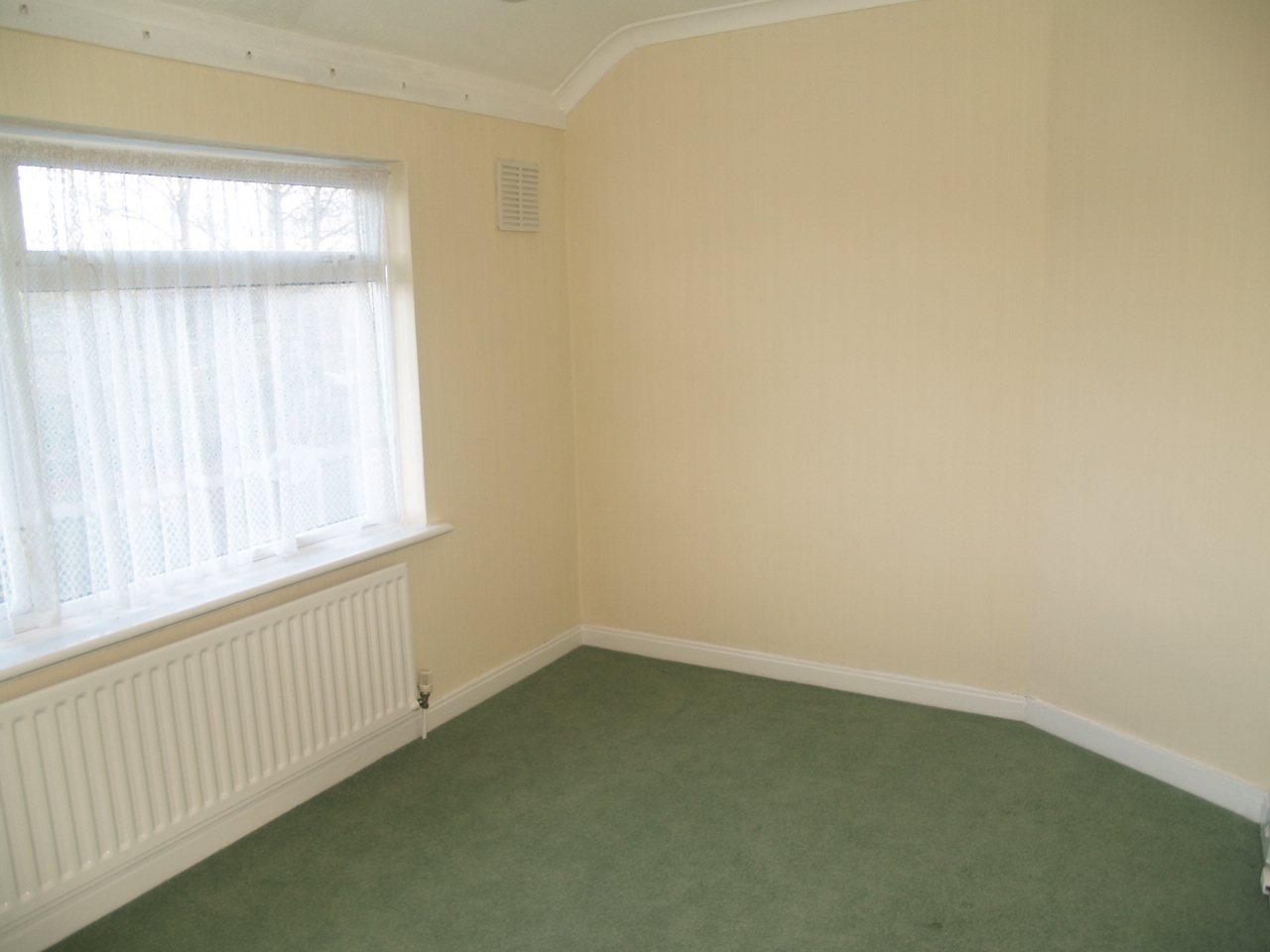 2 bedroom mid terraced house SSTC in Birmingham - photograph 6.