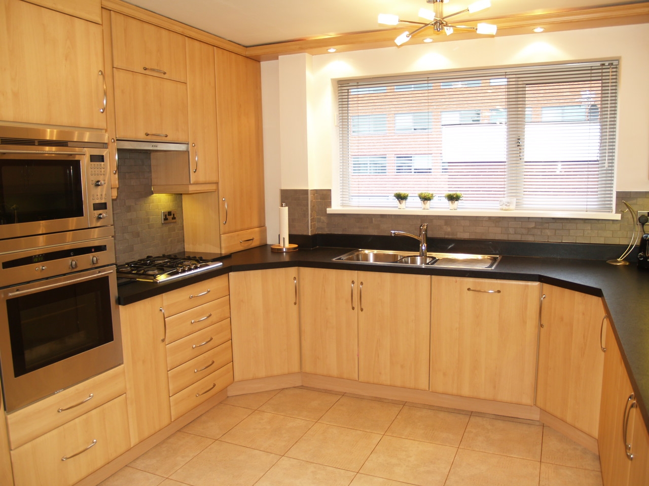 2 bedroom second floor apartment Application Made in Solihull - photograph 3.