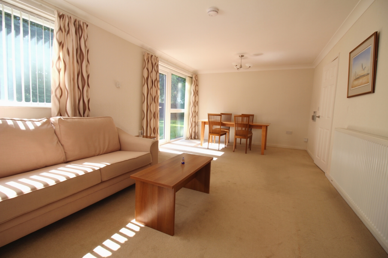 2 bedroom ground floor apartment SSTC in Solihull - photograph 4.