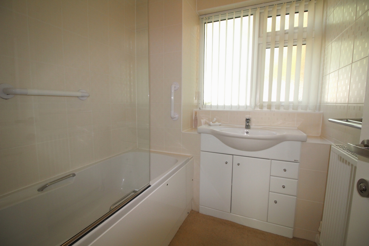 2 bedroom ground floor apartment SSTC in Solihull - photograph 7.