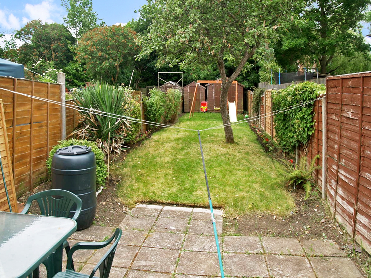 3 bedroom mid terraced house SSTC in Birmingham - photograph 5.