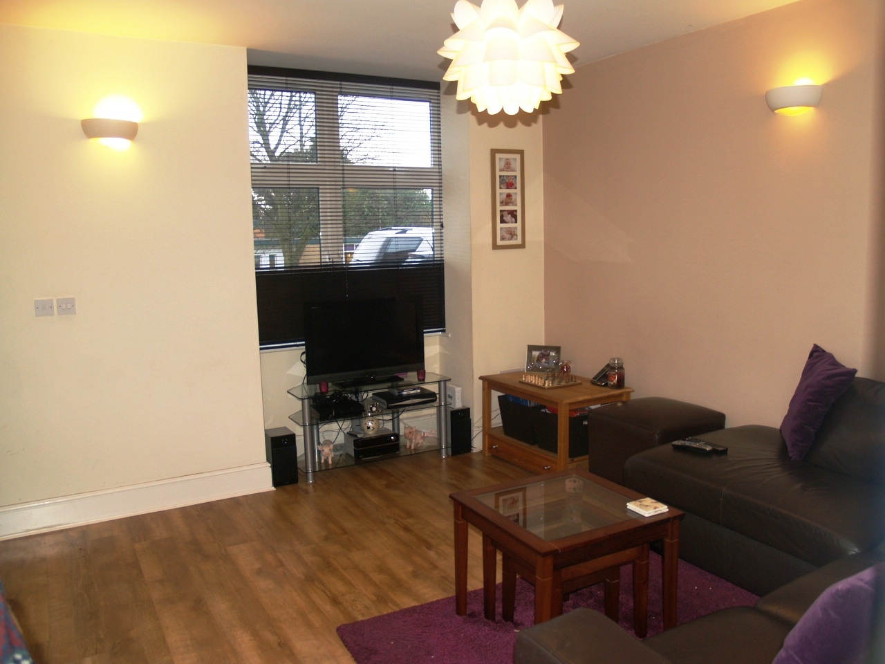 2 bedroom semi detached house SSTC in Solihull - photograph 3.