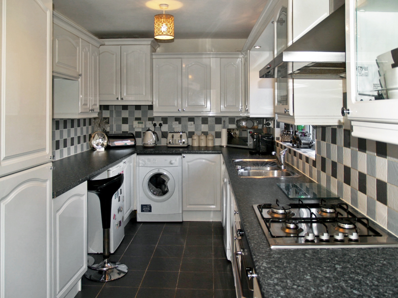 4 bedroom detached house SSTC in Solihull - photograph 8.
