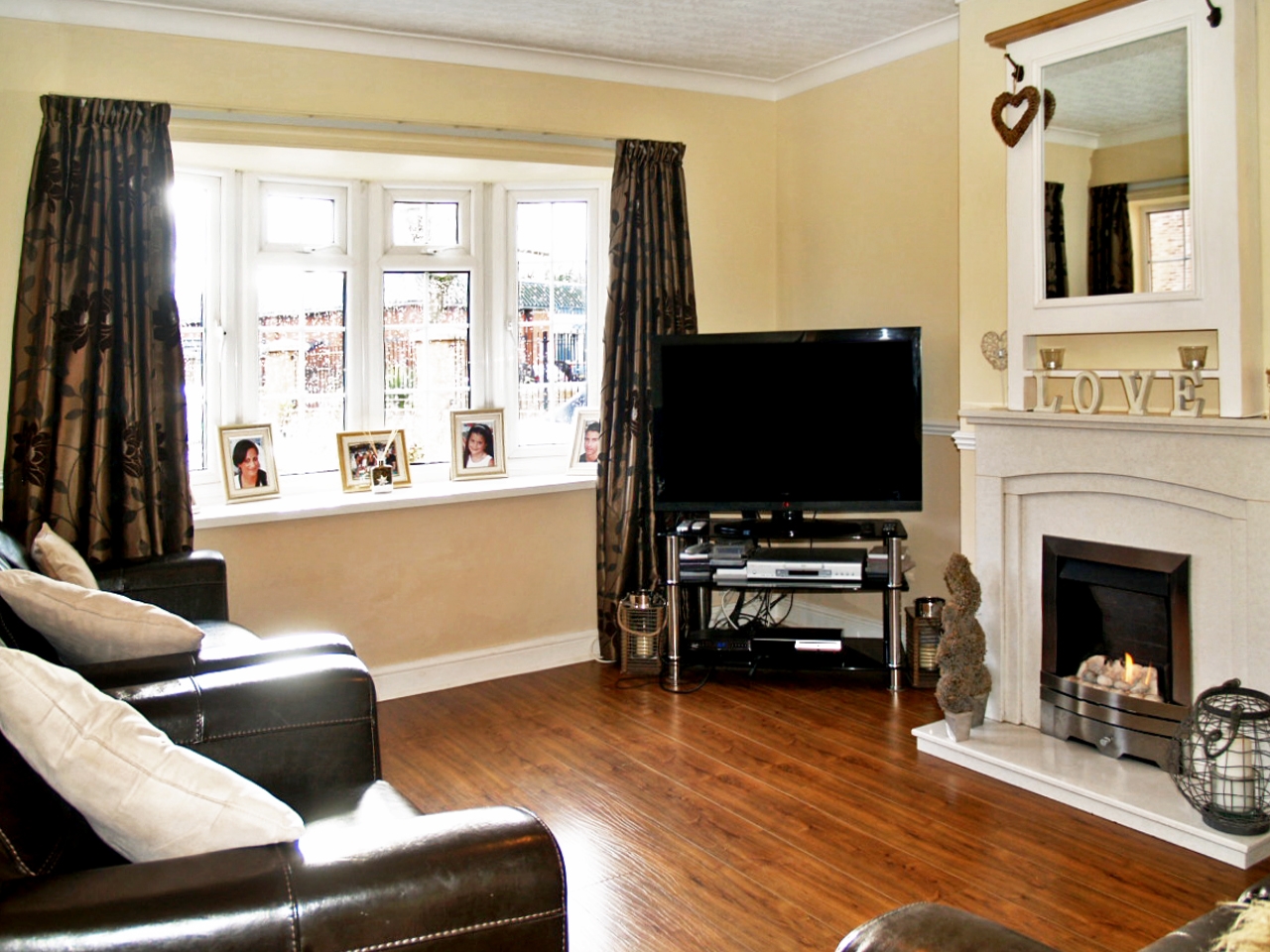 4 bedroom detached house SSTC in Solihull - photograph 9.