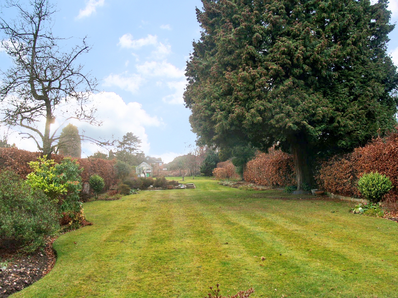 4 bedroom semi detached house SSTC in Solihull - photograph 2.