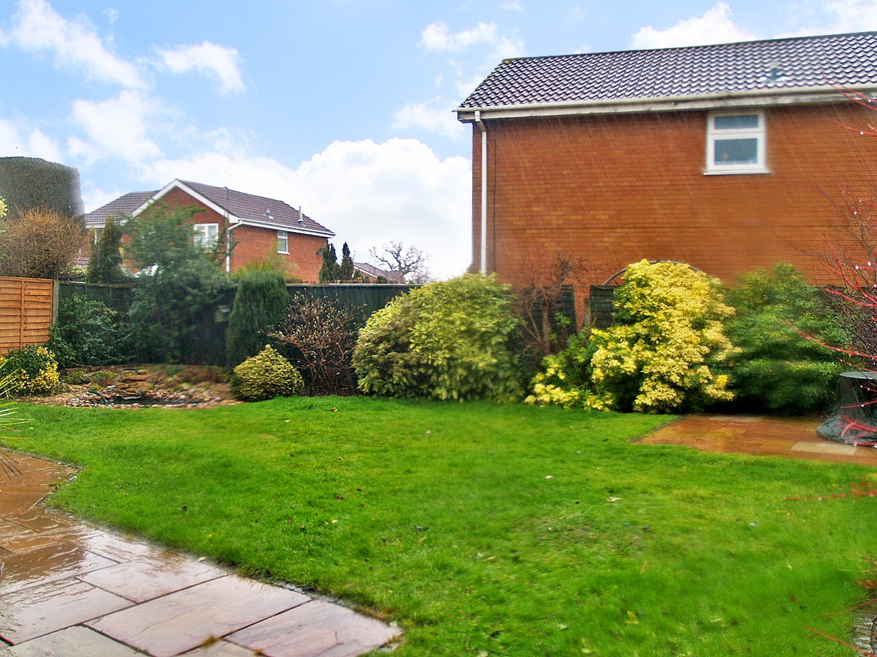 4 bedroom detached house SSTC in Solihull - photograph 12.