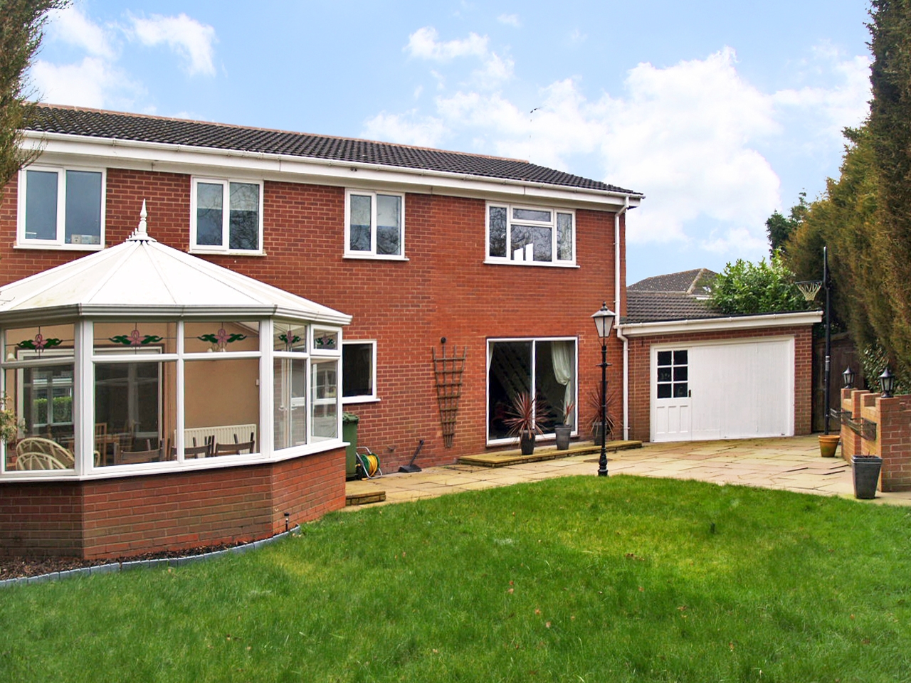 6 bedroom detached house SSTC in Solihull - photograph 3.